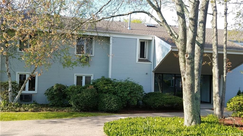 121 Florence Rd, Branford, CT 06405 Condo for Rent in Branford, CT
