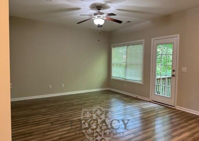 Foto del edificio - 748 Pippin Dr