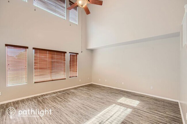Building Photo - 18370 N Crestview Ln