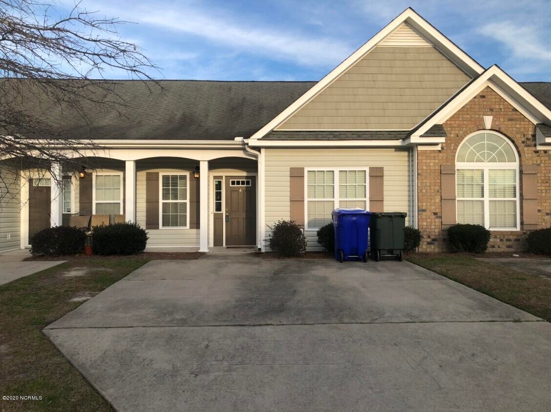 4101 Bluebill Dr, Greenville, NC 27858 Townhome Rentals in Greenville