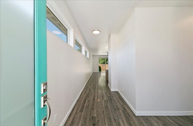 Foto del edificio - West Boise Bungalow with Modern Upgrades &...