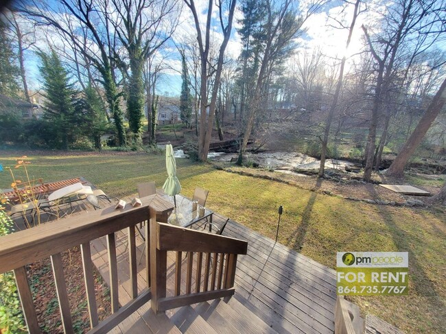 Building Photo - Beautiful 3/2 on Wooded Lot