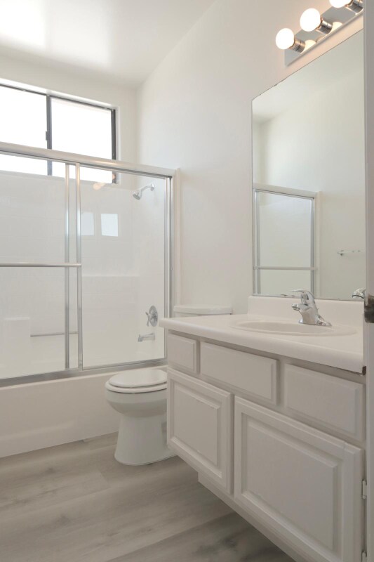 Foto del edificio - 1221 N Orange Dr