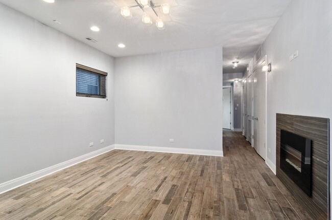 Foto del edificio - 3743 N Kenmore Ave