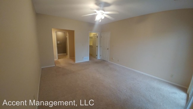 Building Photo - 6538 Spring Brook Rd