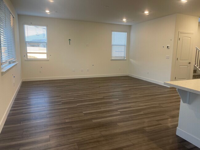 Building Photo - 572 Knightsbridge Ct