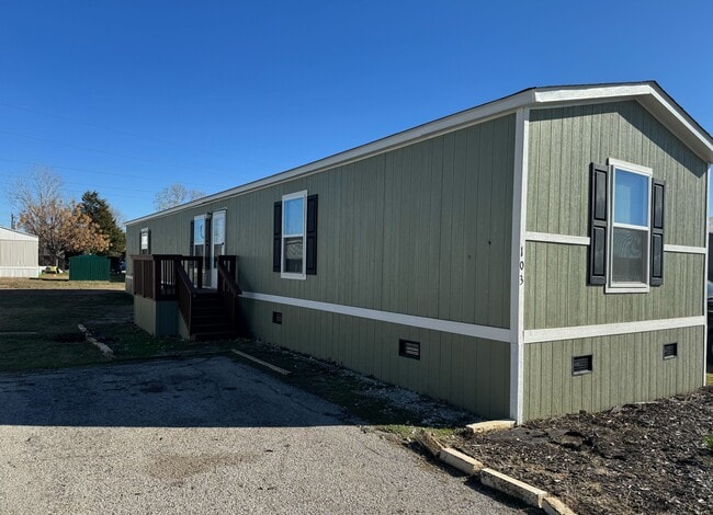Building Photo - 103 Prairie Dr