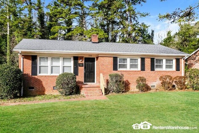 Building Photo - Nice 3 bedroom 1.5 bath