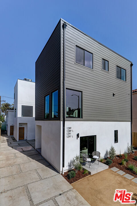 Foto del edificio - 1289 S Sycamore Ave