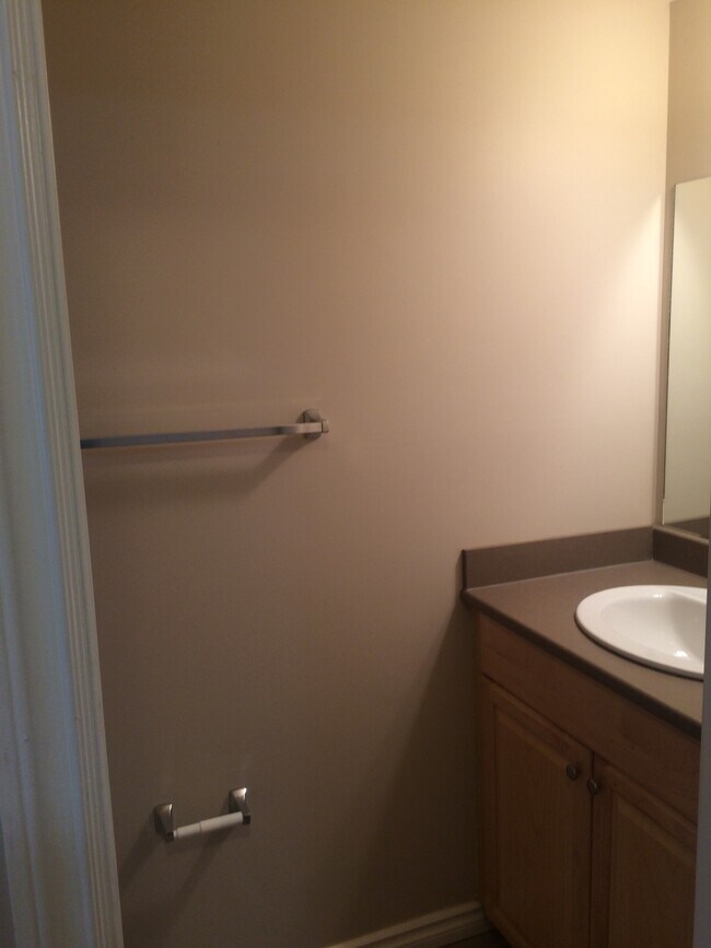 Photo du bâtiment - 0 Bed 0 Bath Unit in Red Deer, AB