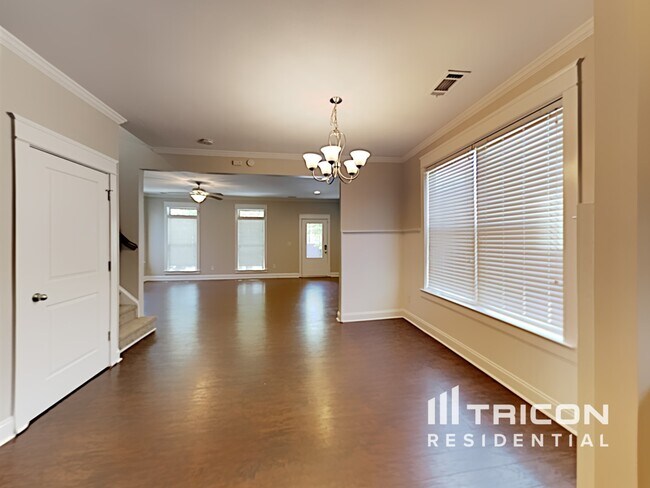 Building Photo - 2435 Center Pointe Cir SW