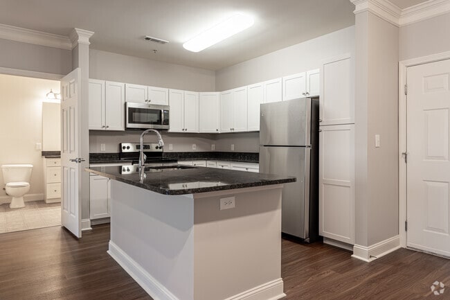 2BR, 2BA - The Commons at Boston Road