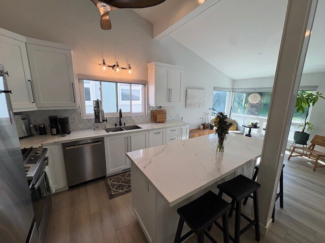 Foto del edificio - 2700 Bayside Dr