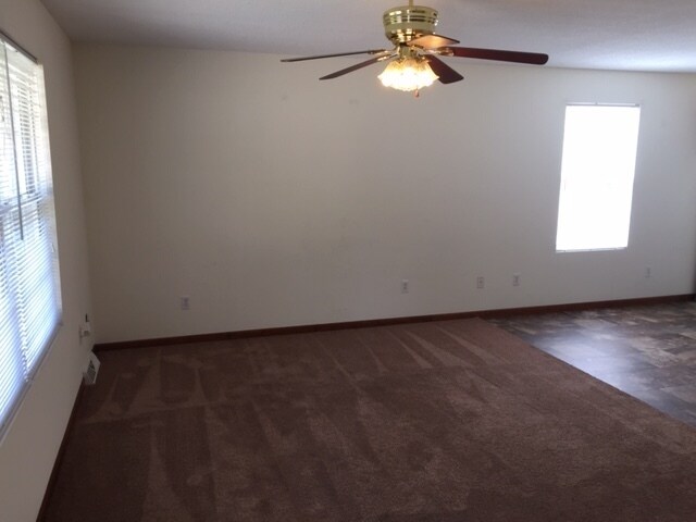 Foto del edificio - AVAILABLE NOW!! 3 BEDROOM DUPLEX!
