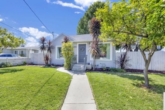 Building Photo - 15158 Domino St