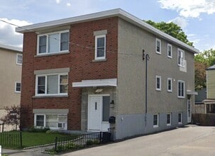 Building Photo - 206 Ste-Monique St