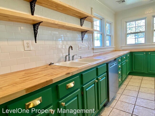 Foto del edificio - 2 br, 1 bath House - 1601 NW 42nd Street