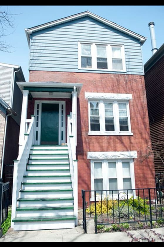 Primary Photo - 2316 W Belden Ave