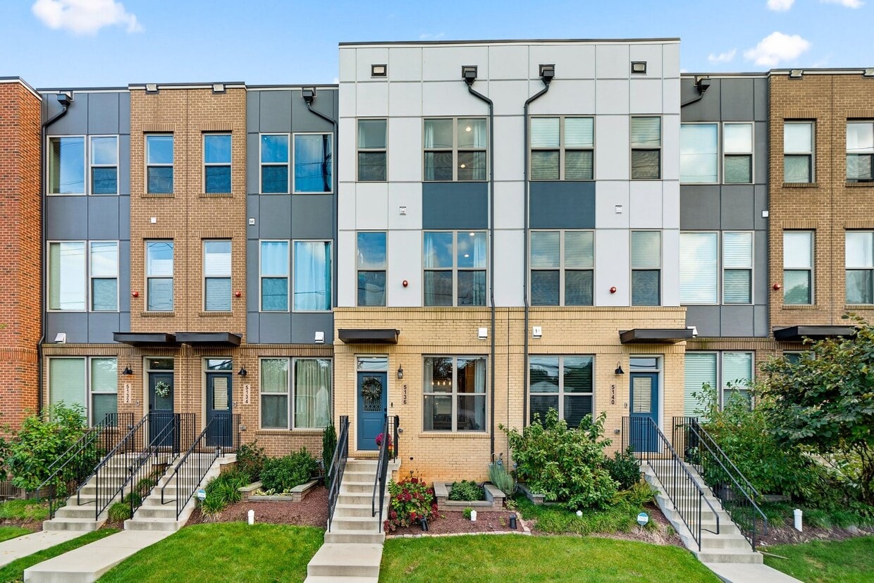 Beautiful Townhome with Rooftop terrace House Rental in Rockville, MD