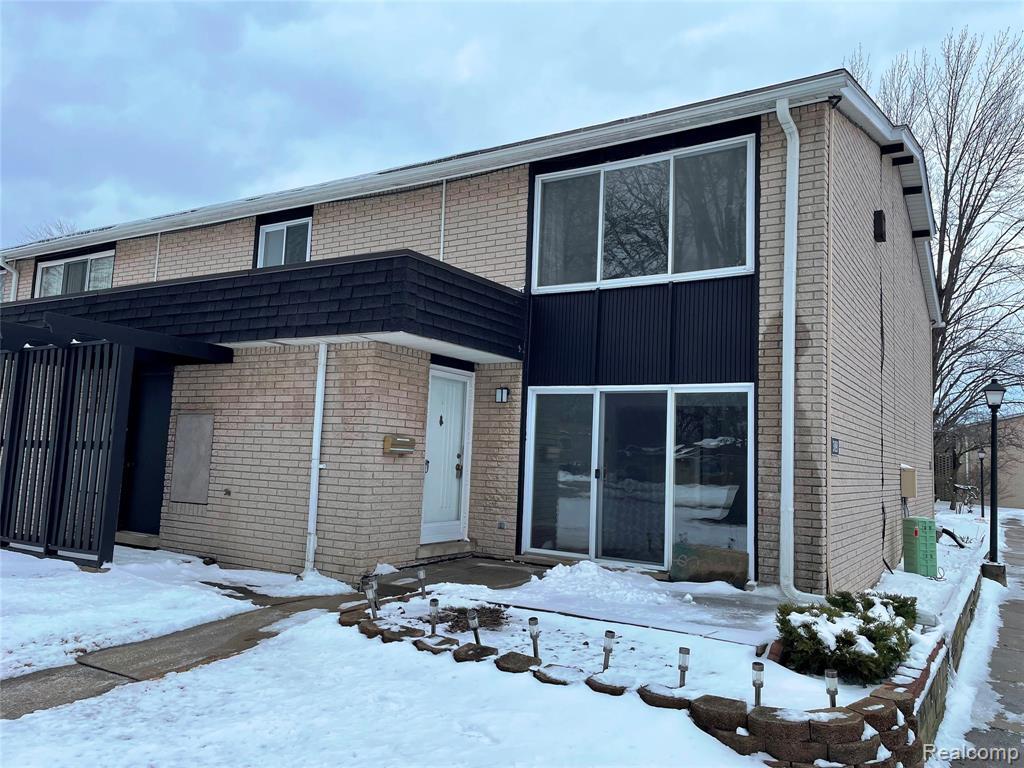 30191 Lorraine Ave, Warren, MI 48093 Condo for Rent in Warren, MI