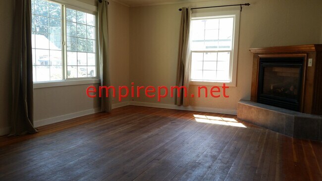 Building Photo - 436 Wilkie St