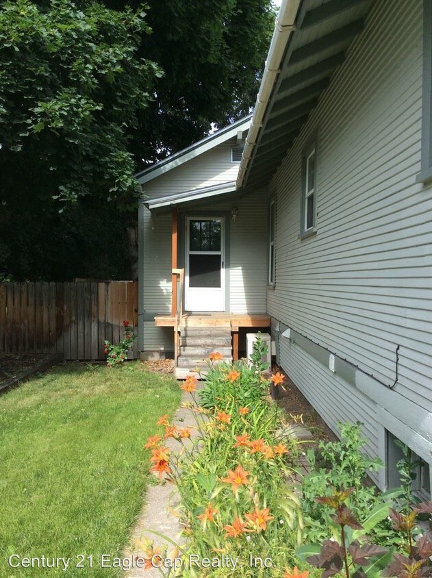 Primary Photo - 1304 8th St