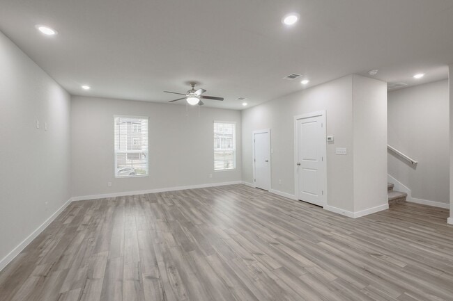 Building Photo - Luxurious 3/3.5 in The Preserve at the Dom...