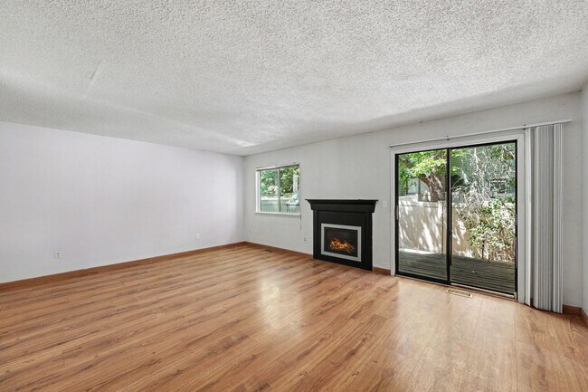 Foto del edificio - 1511 Seneca Cir