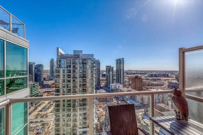 Photo du bâtiment - 135-113 13 Ave SW