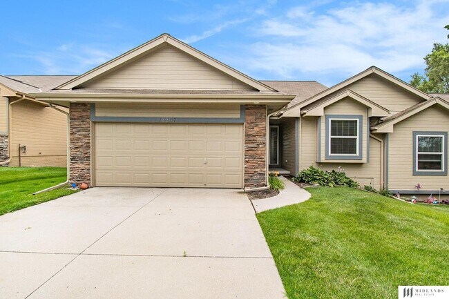 Foto del edificio - 19615 Marinda St