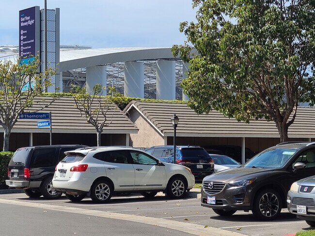 Foto del edificio - 8805 Berkshire Way