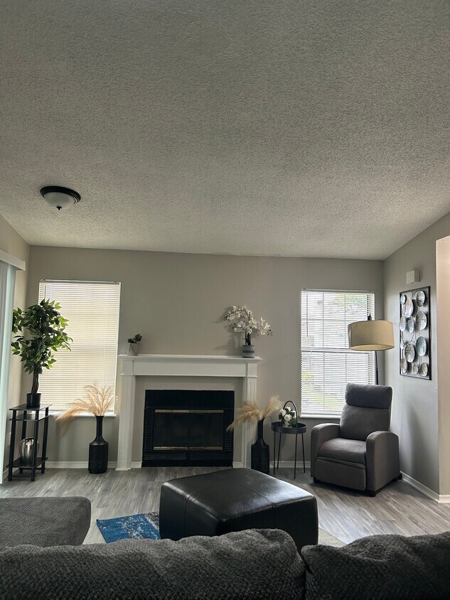 Foto del edificio - 643 Crows Nest Ct