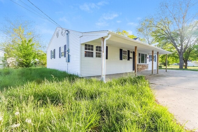 Building Photo - 7116 Nathan Hale Way