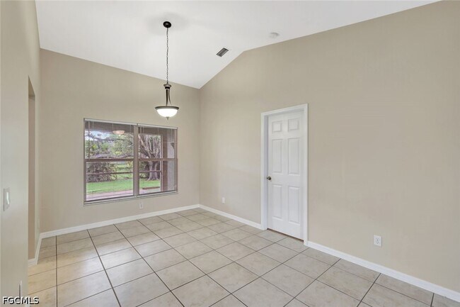 Foto del edificio - 18554 Olive Rd