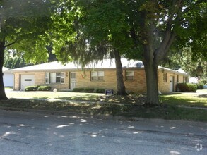 Building Photo - 2104 Independence Ln
