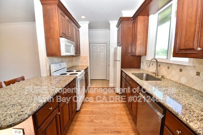 Foto del edificio - 8480 Petaluma Hill Rd