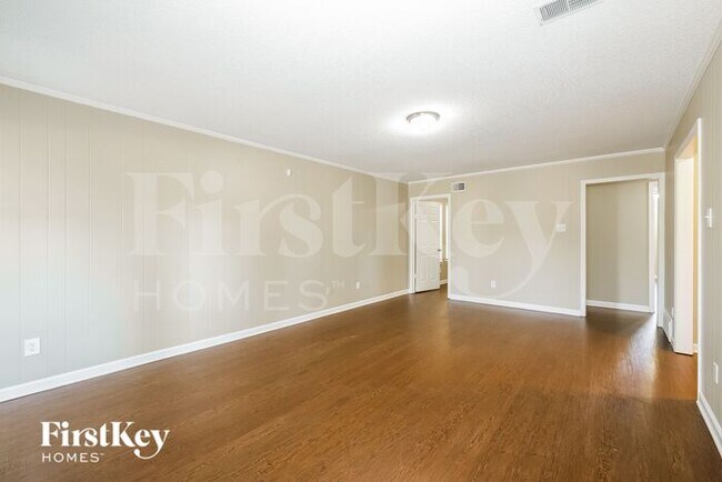 Building Photo - 3138 Sleepy Hollow Rd