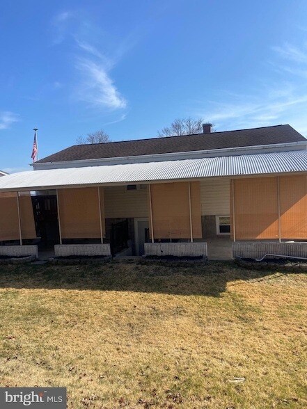 Foto del edificio - 5104 McFaul Rd