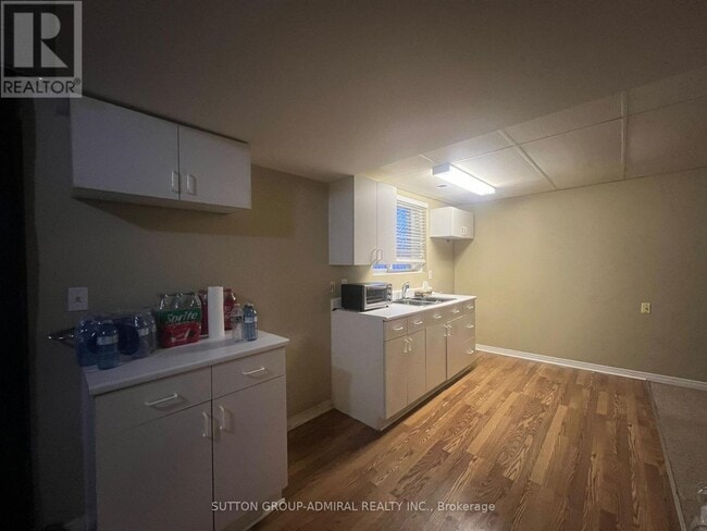 Building Photo - 106 Cornwall Dr