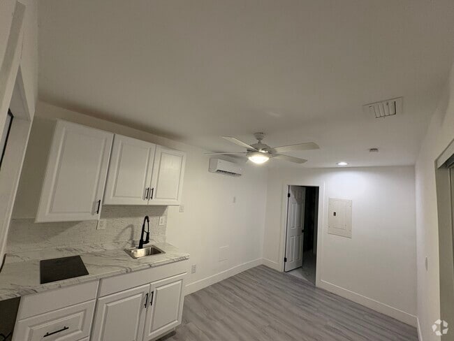 Building Photo - 2210 NW 31st Ave