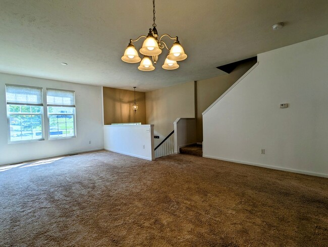 Building Photo - Townhouse for rent in Montrose Park!