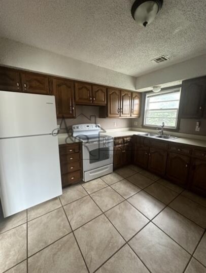 Building Photo - 1902 S Joplin St