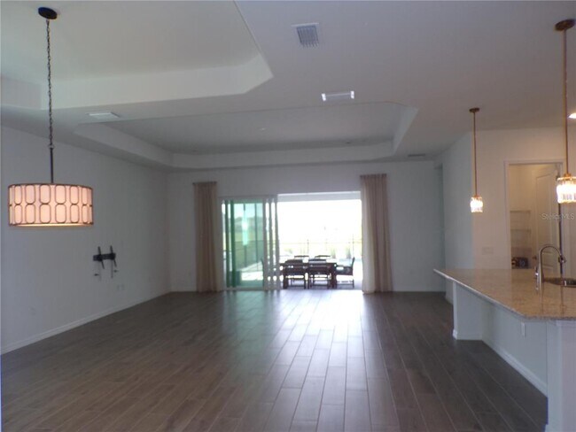 Foto del edificio - 15255 River Birch Ct