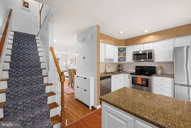 Building Photo - 535 Colecroft Ct