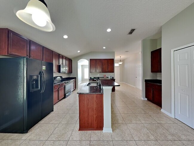 Building Photo - 167 Patriot Ln