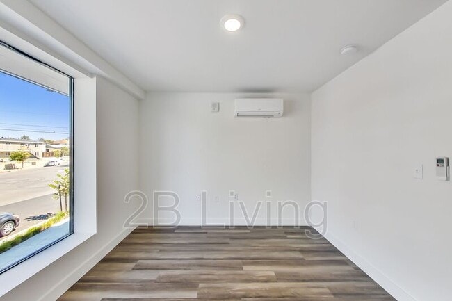 Building Photo - 950 63rd St