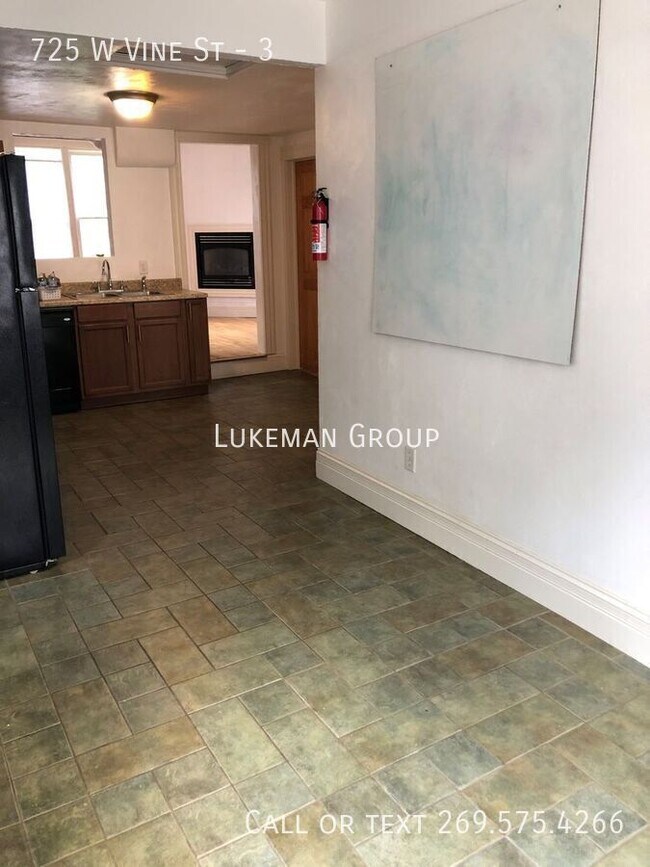 Foto del edificio - 725 W Vine St