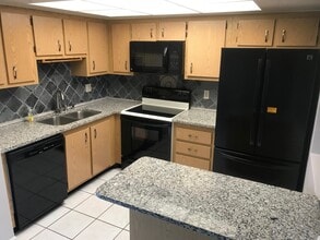 Building Photo - 4147 Oak Terrace Dr