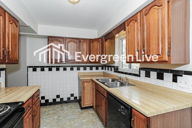 Foto del edificio - 2448 Banning Rd