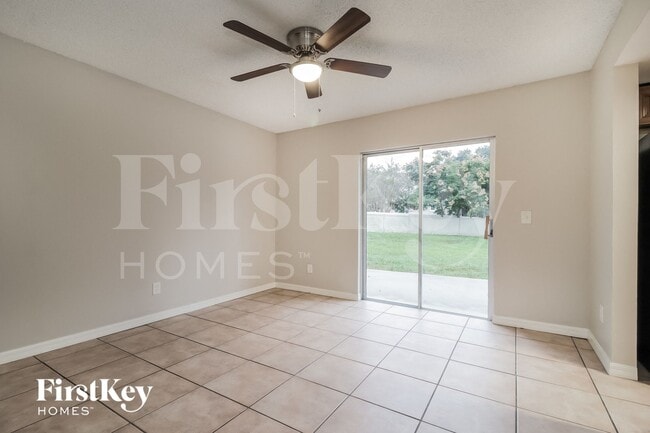 Foto del edificio - 3021 Dikewood Ct